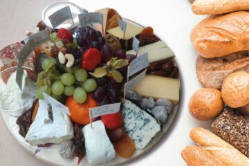 Kaasplank "Classic" met broodassortiment<br><br><small>vanaf € 22,75 per persoon</small>